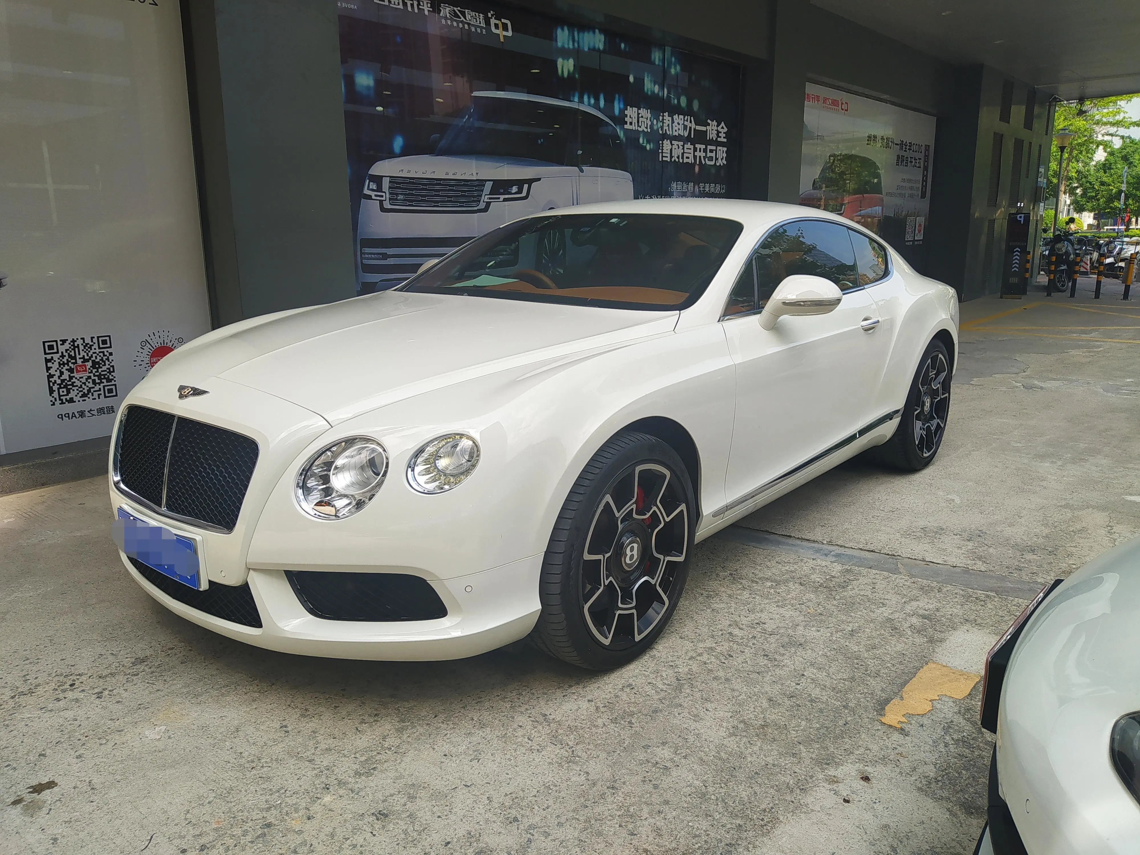 宾利欧陆GT白色2014年11月
