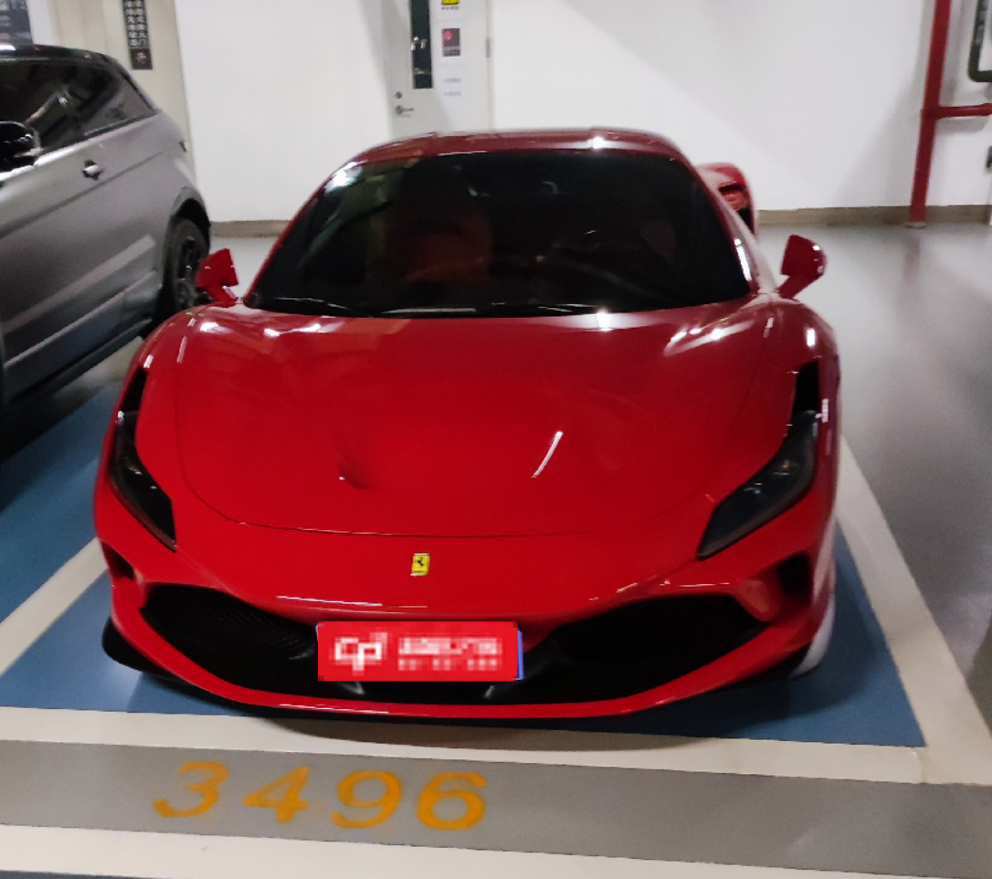 法拉利F8红色2022年12月