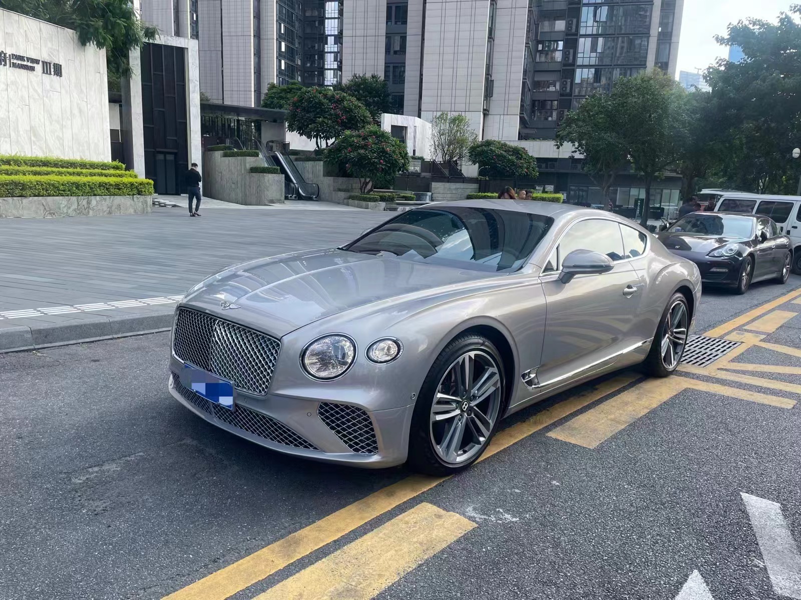 宾利欧陆GT银灰色2020年08月