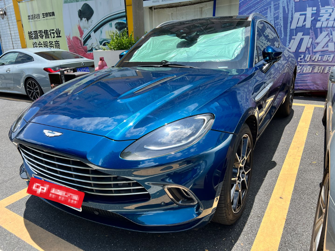 阿斯顿马丁DBX蓝色2022年01月