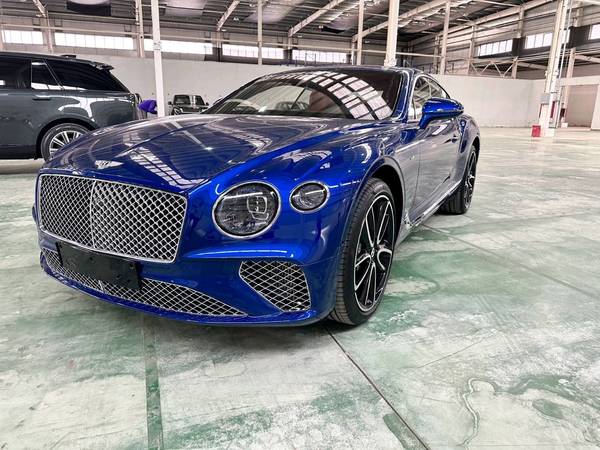 宾利欧陆GT蓝色2024年03月