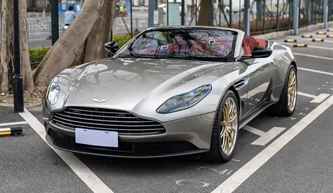 阿斯顿马丁DB11 白色2023年05月