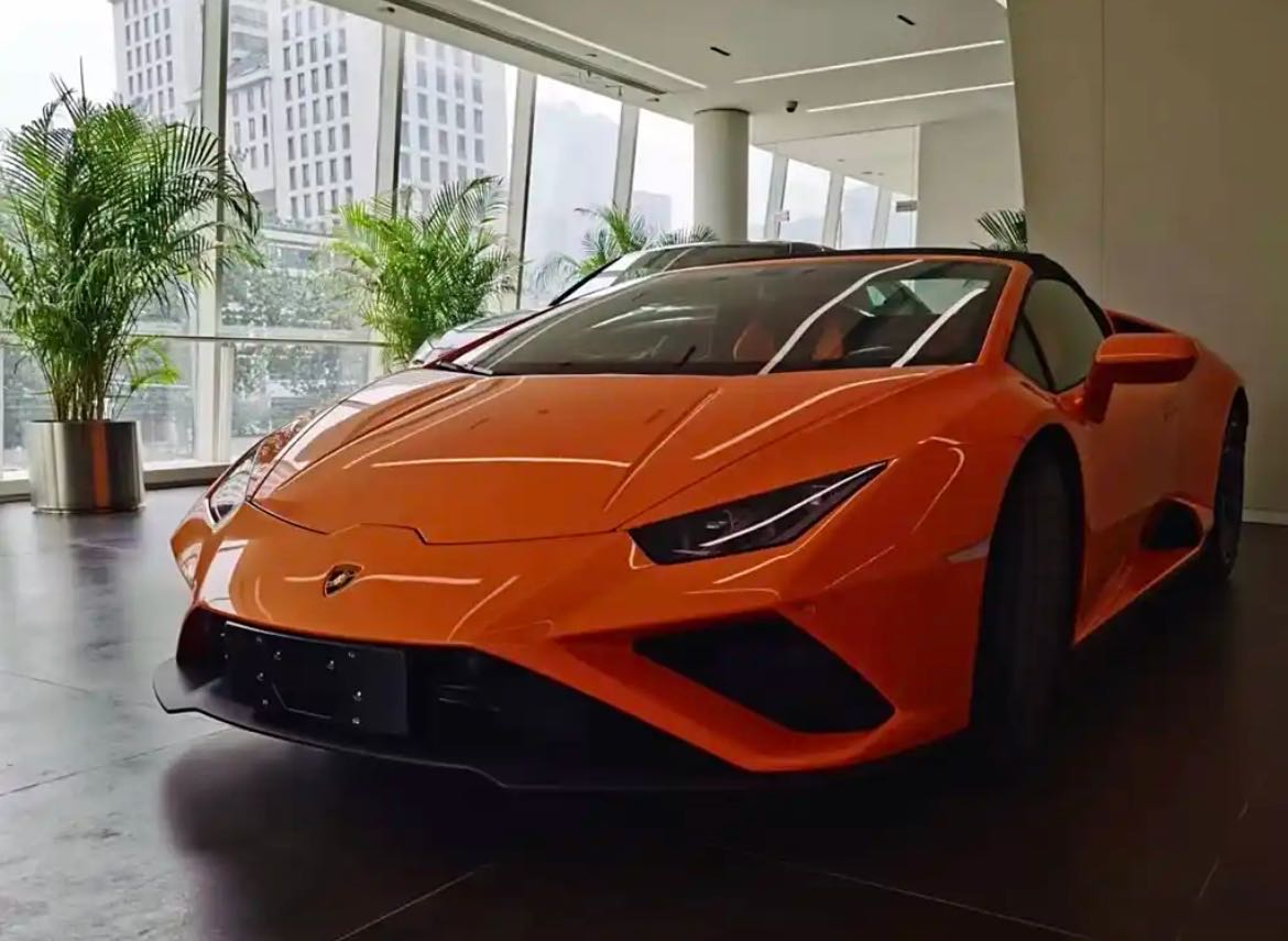 兰博基尼Huracan黄色2022年08月