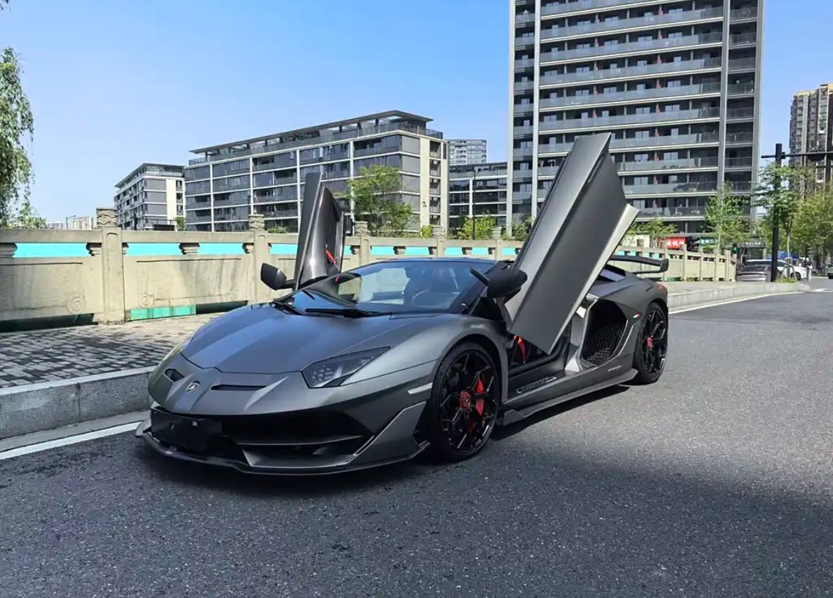 兰博基尼Aventador银灰色2020年01月