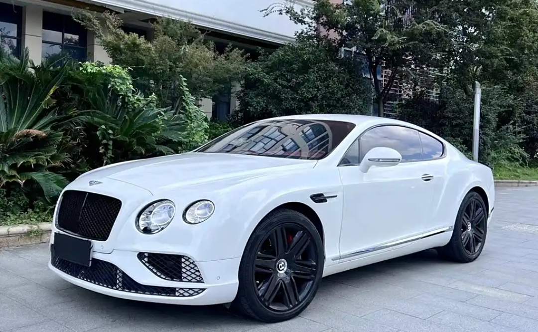 宾利欧陆GT白色2016年12月