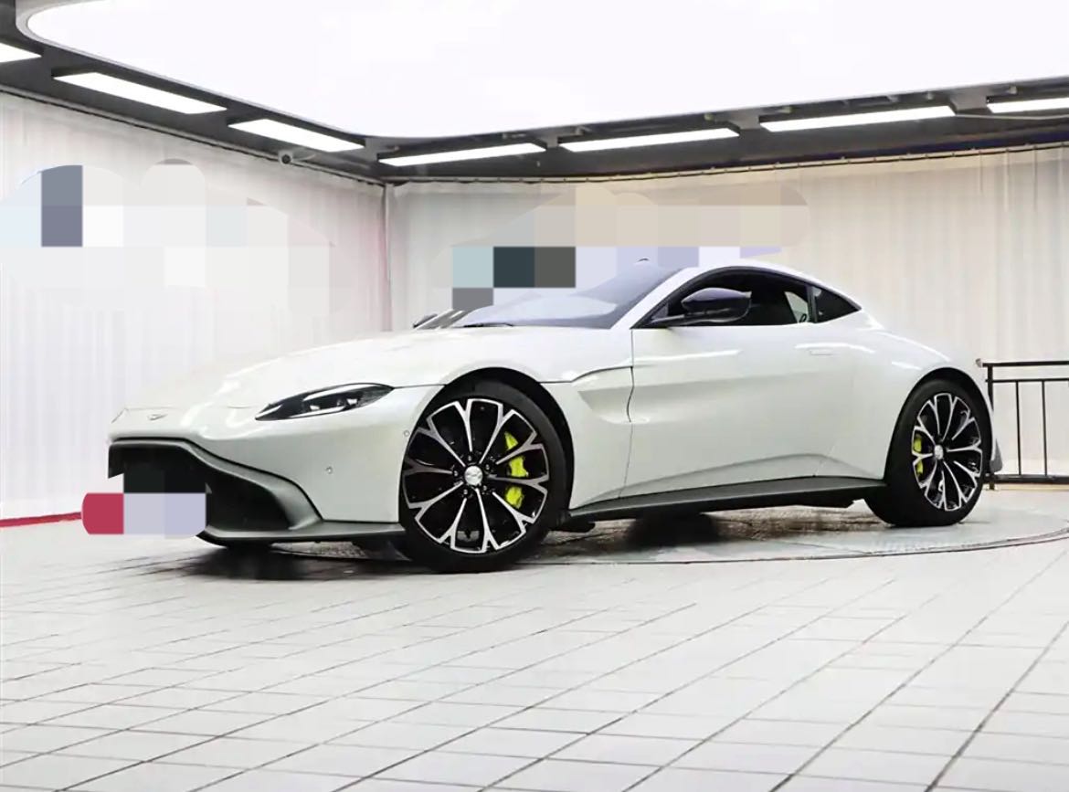 阿斯顿马丁Vantage 白色2019年03月