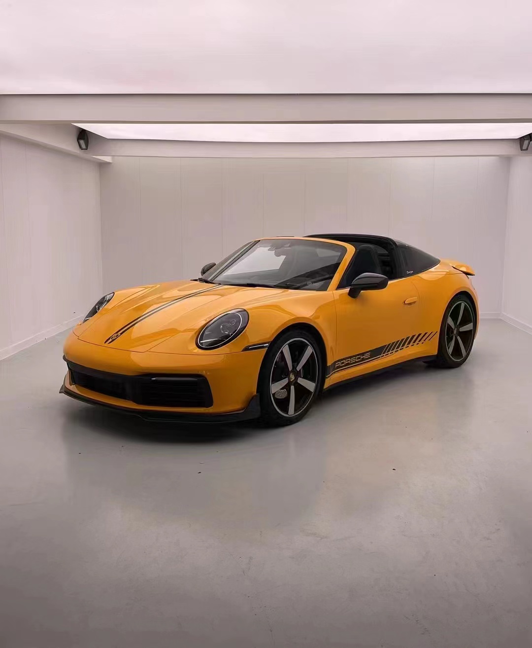 保时捷911白色2023年02月