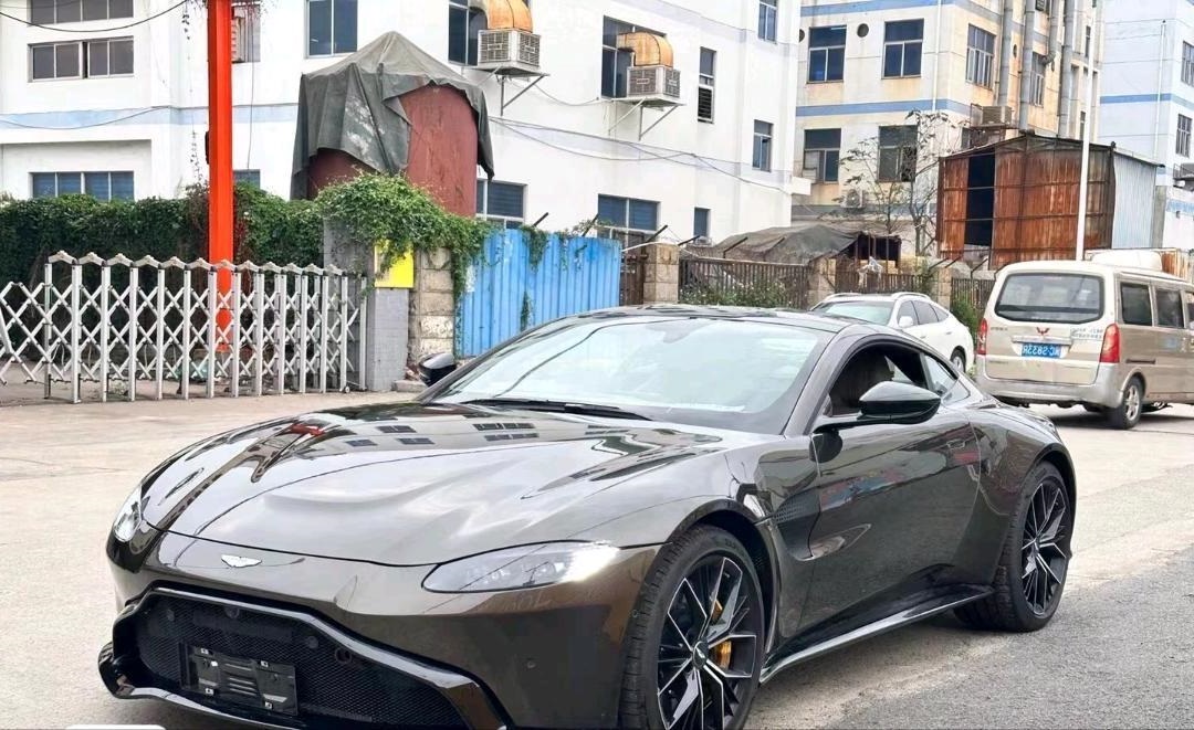阿斯顿马丁Vantage 棕色2020年12月