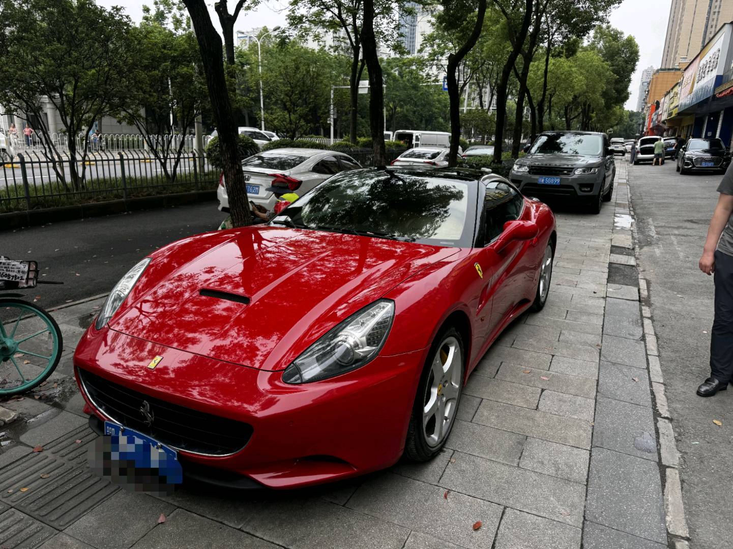 法拉利California T红色2013年09月