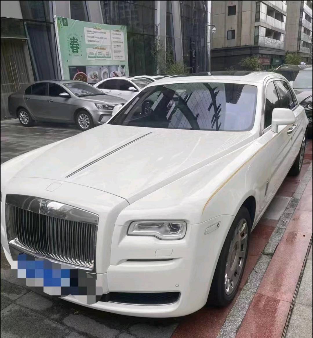 劳斯莱斯古思特白色2015年12月