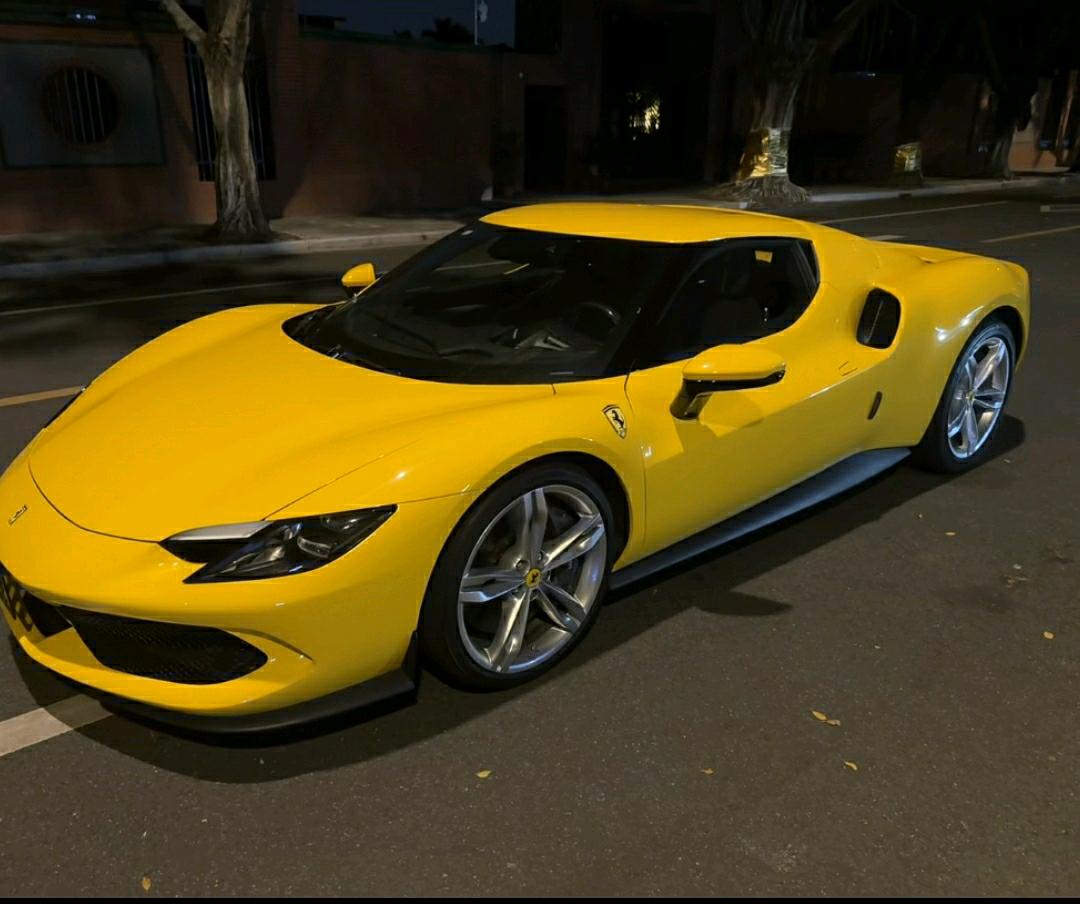 法拉利296黄色2023年09月