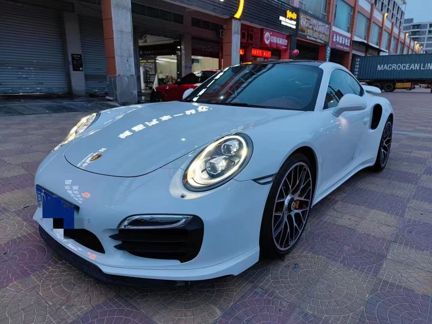保时捷911白色2015年04月