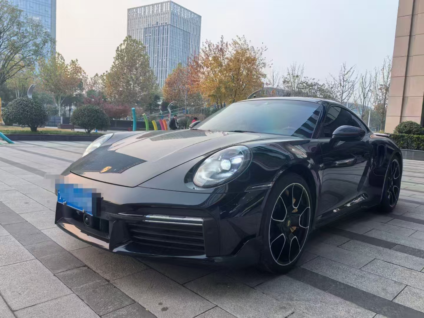 保时捷911黑色2021年04月