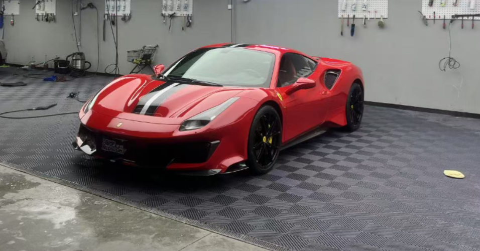 法拉利488红色2019年09月