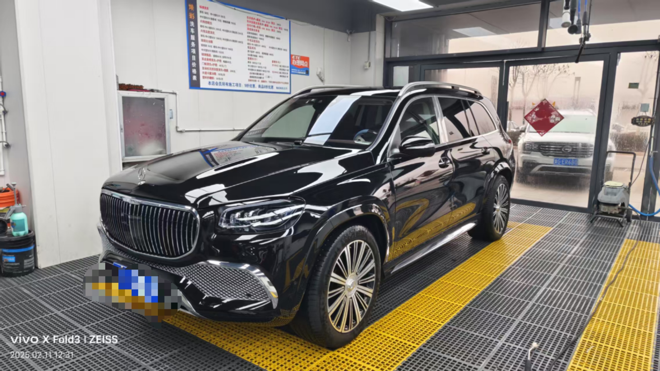 奔驰AMG迈巴赫GLS黑色2023年10月