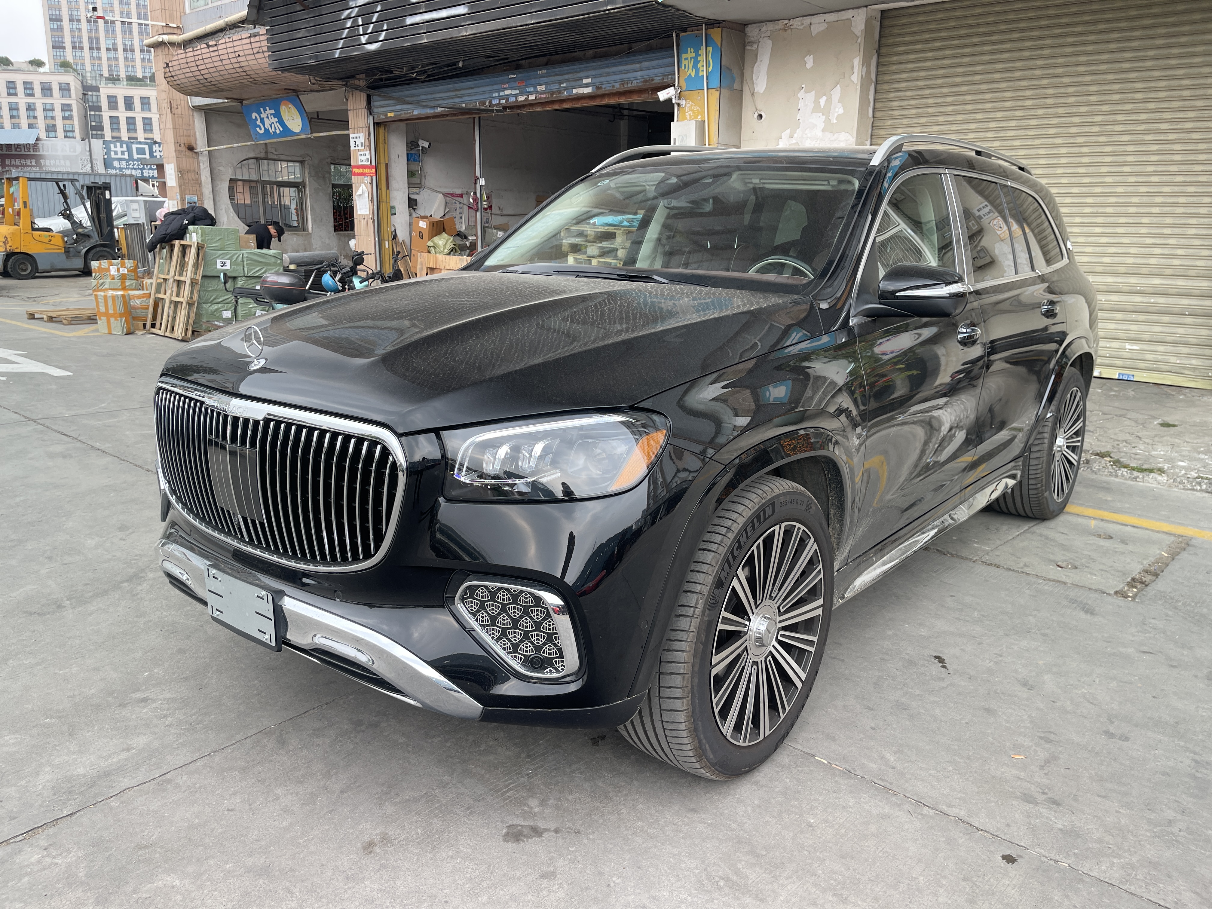 奔驰迈巴赫GLS480定制版黑色2025年07月