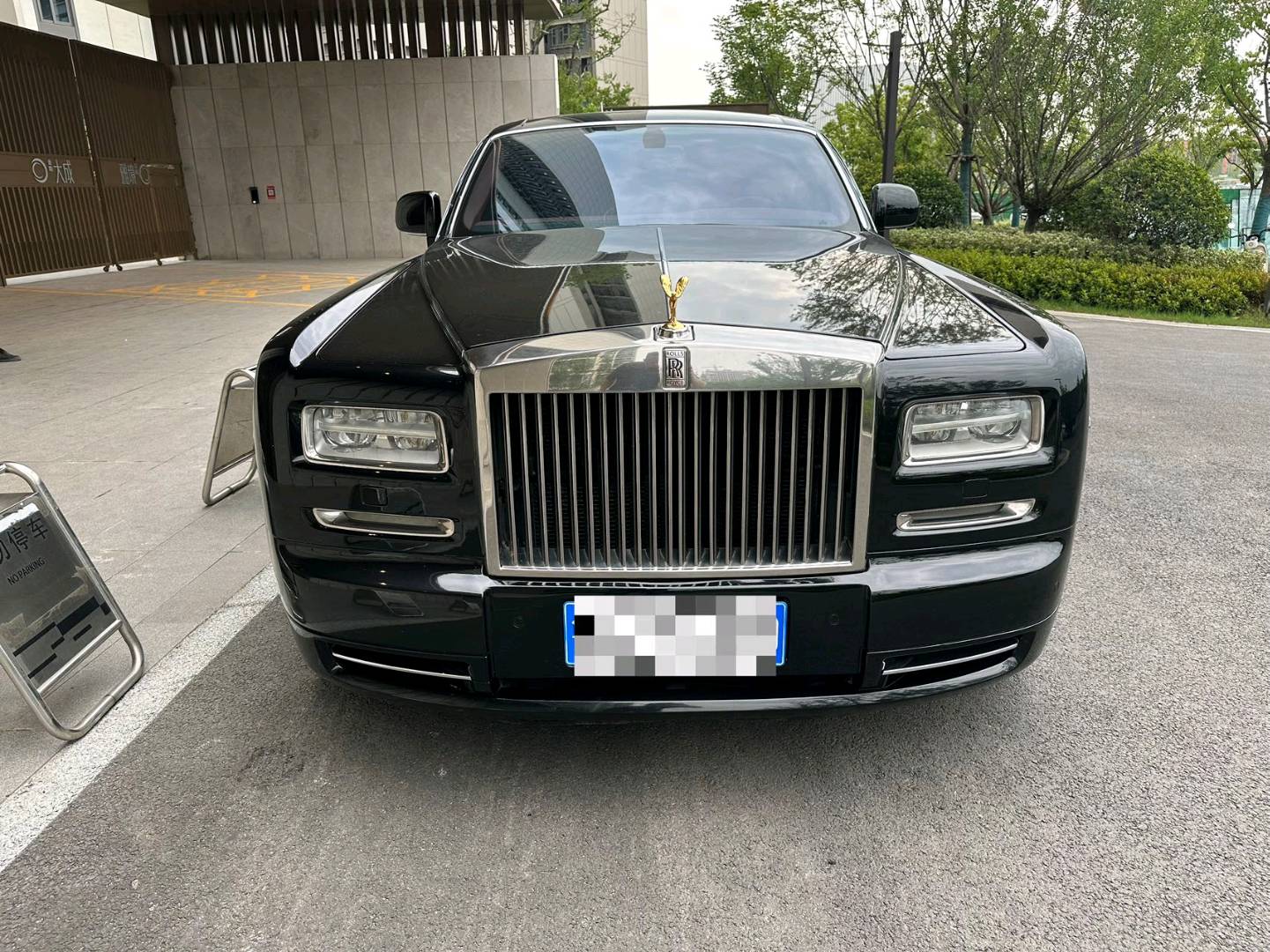 劳斯莱斯幻影黑色2014年05月