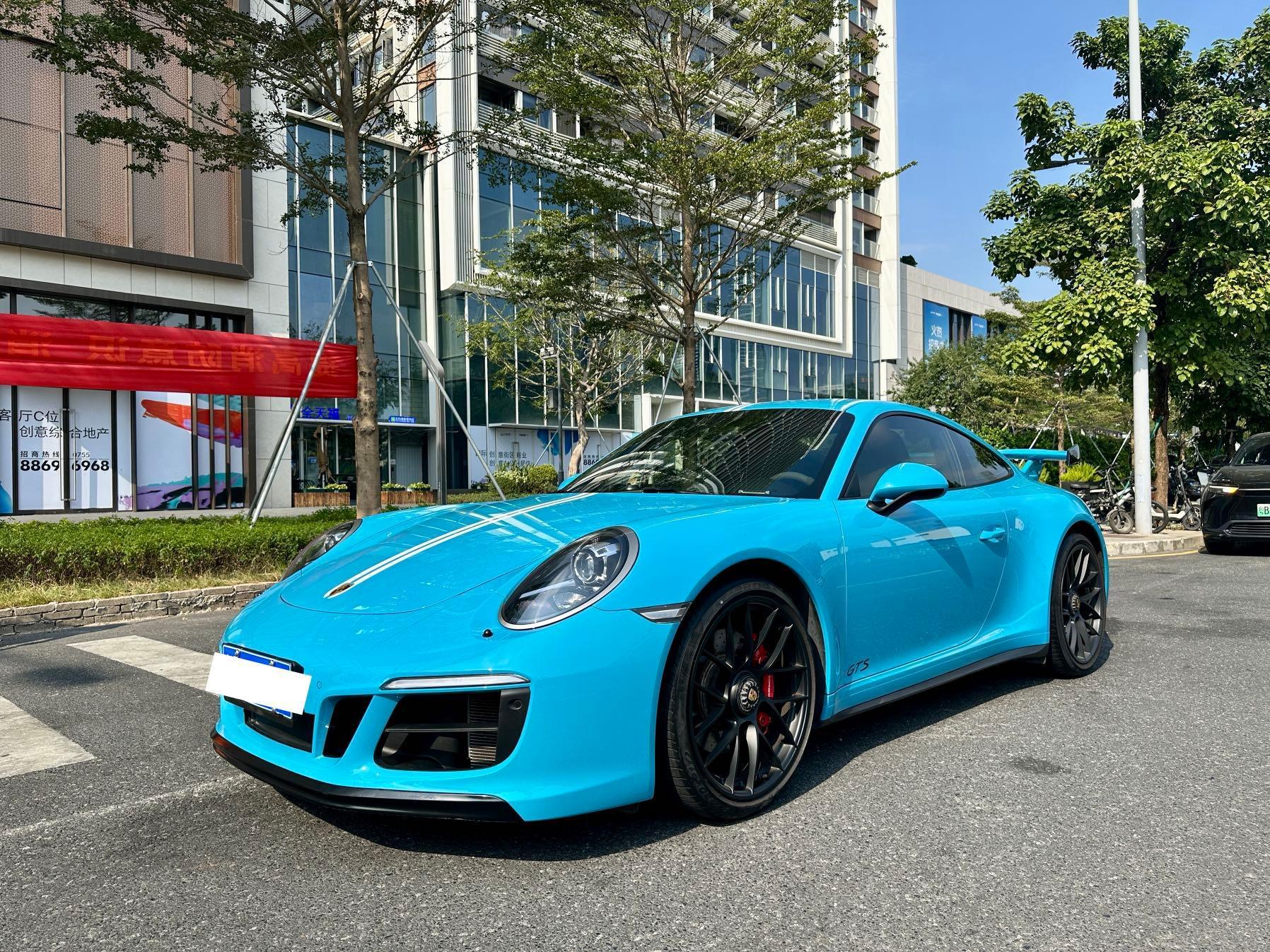 保时捷911蓝色2019年01月