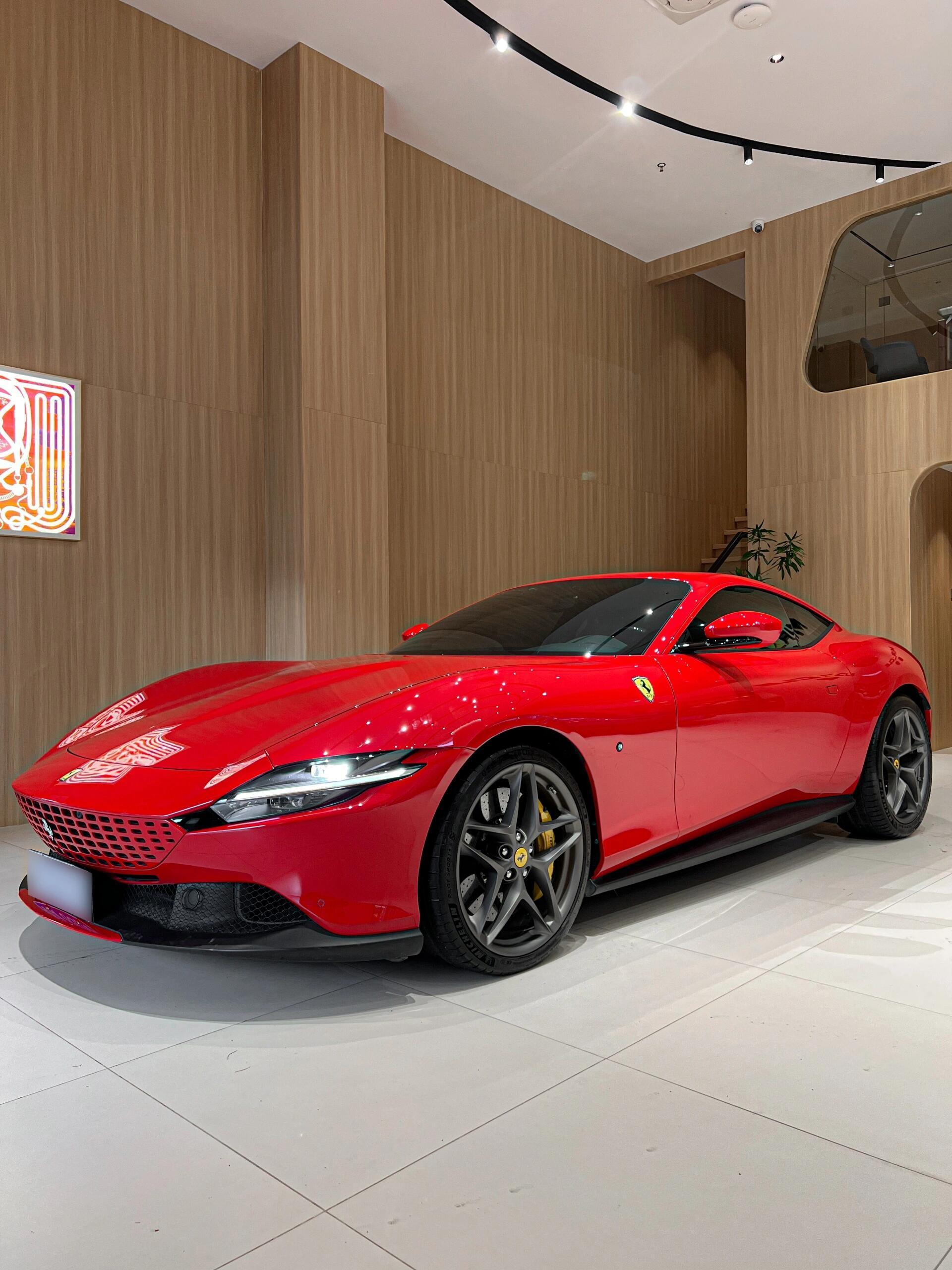 法拉利Roma红色2021年04月