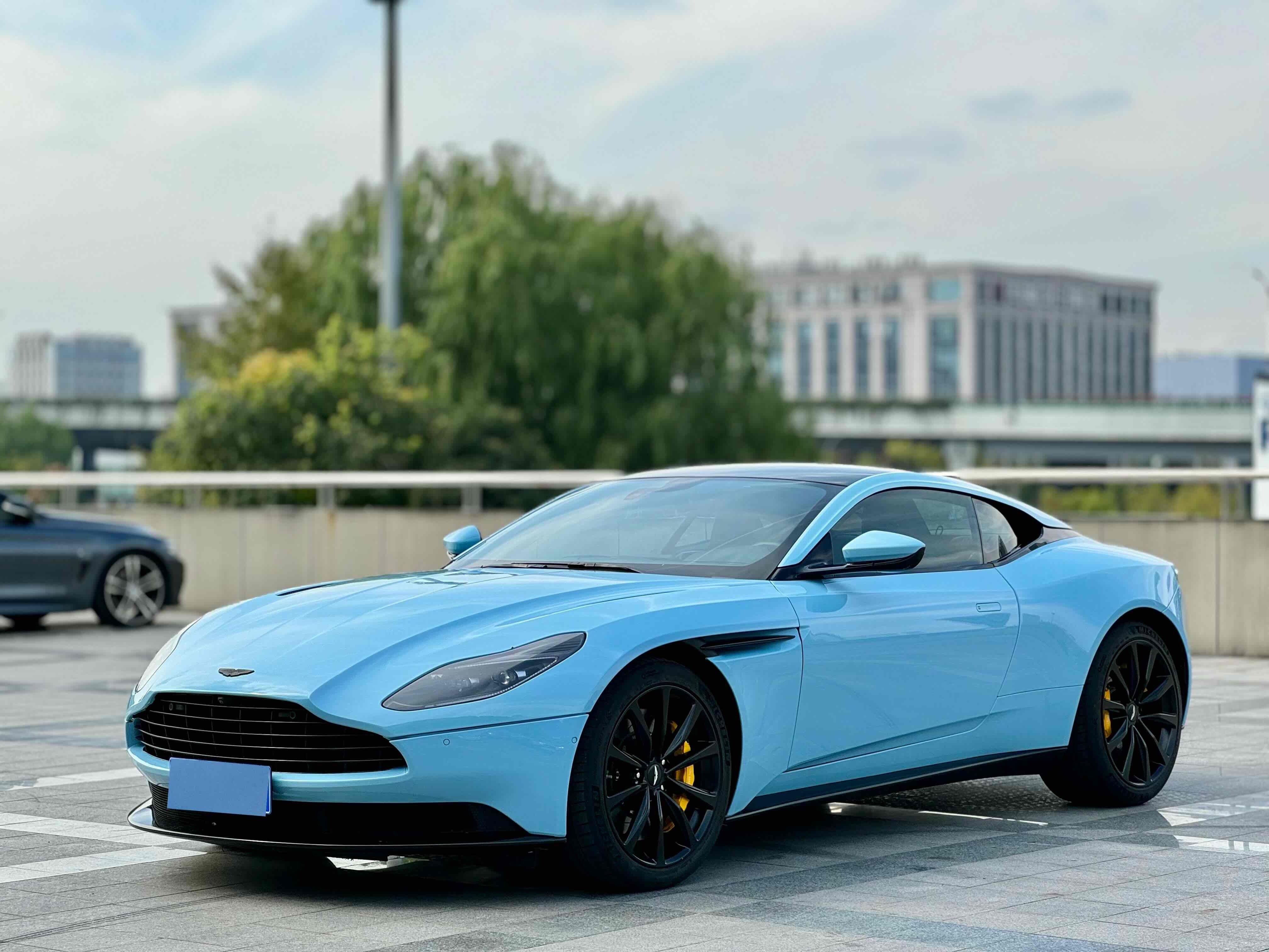 阿斯顿马丁DB11 蓝色2021年02月