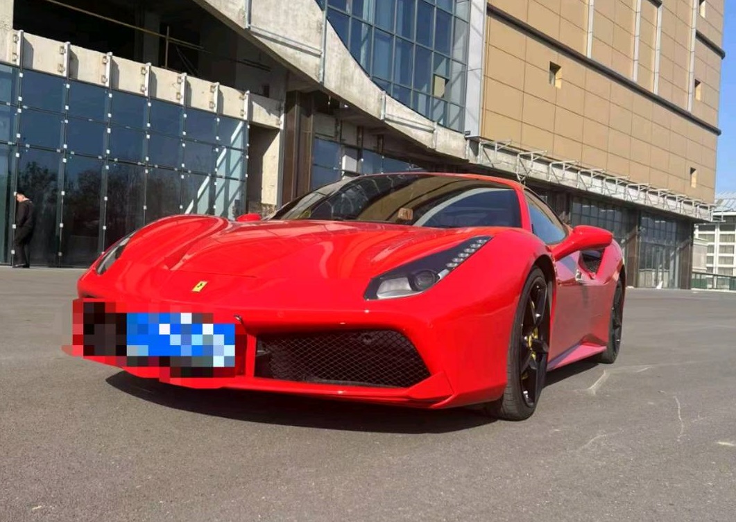 法拉利488红色2016年08月