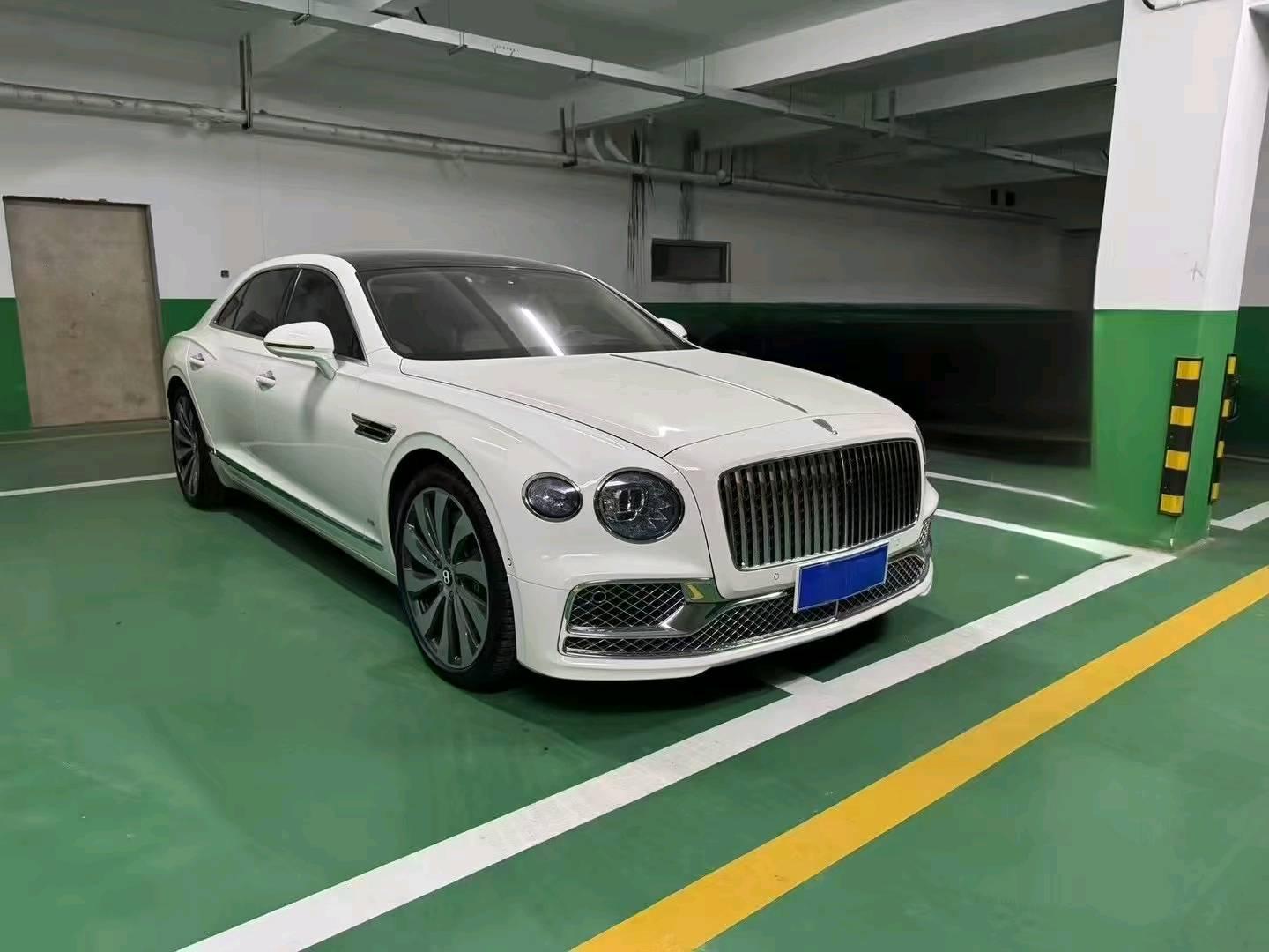 宾利 2021款 飞驰 4.0T V8 标准版