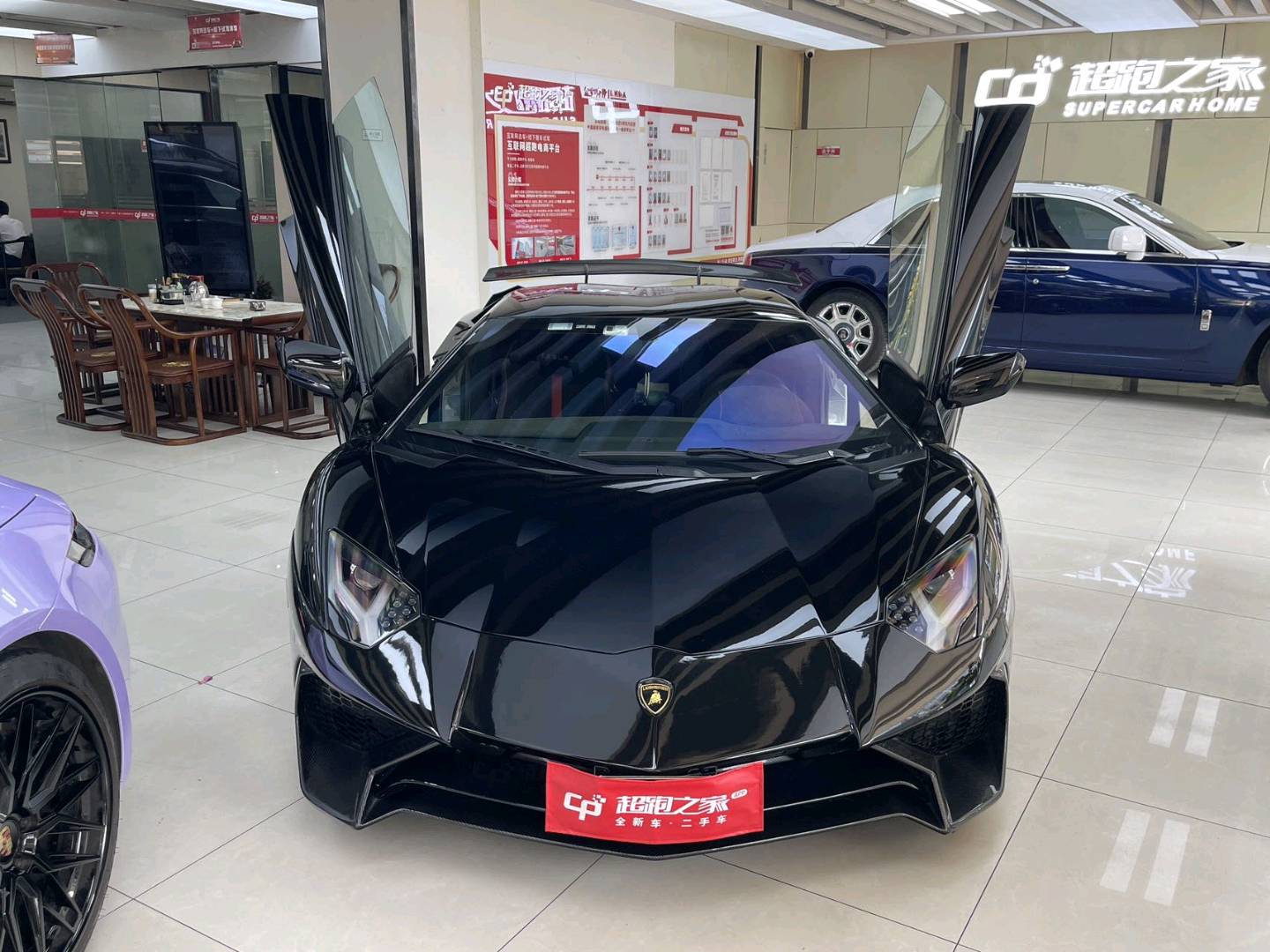 兰博基尼Aventador黑色2013年04月