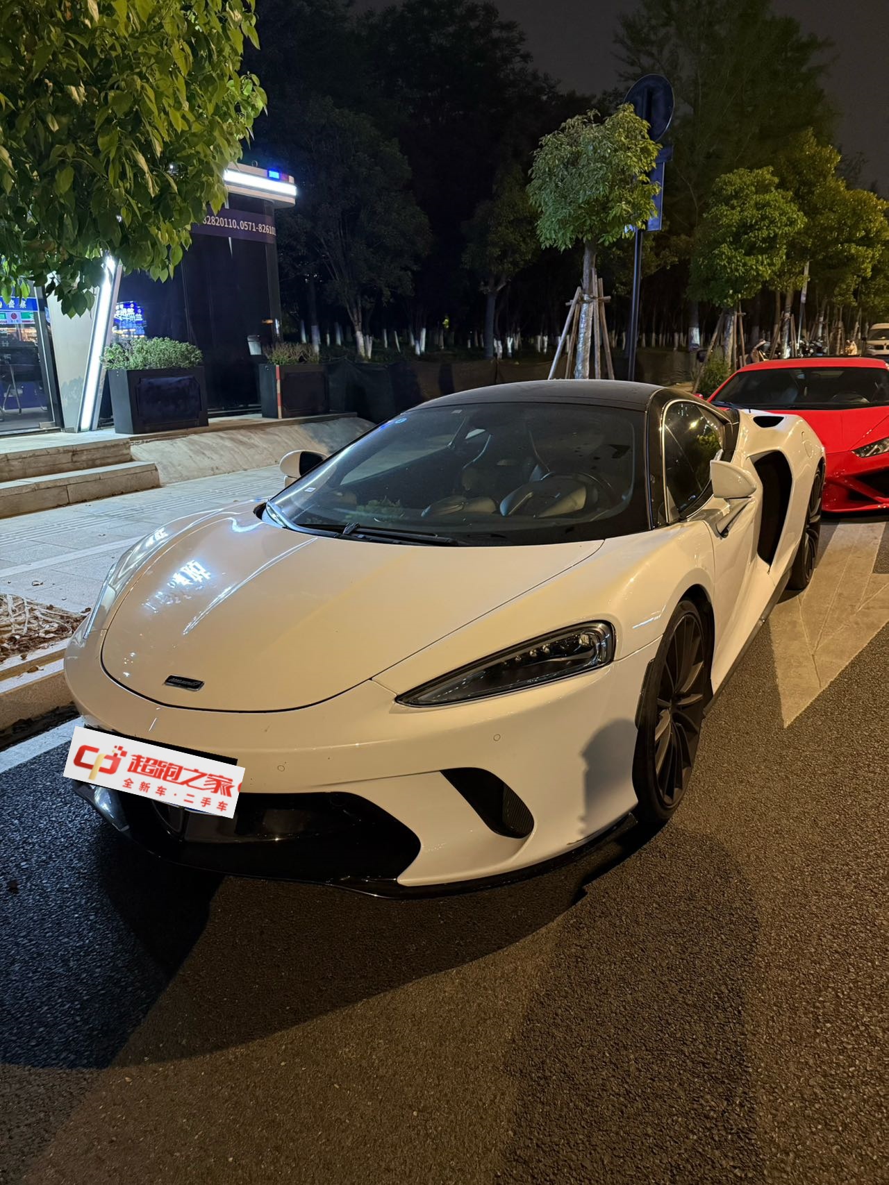 迈凯伦GT白色2021年04月