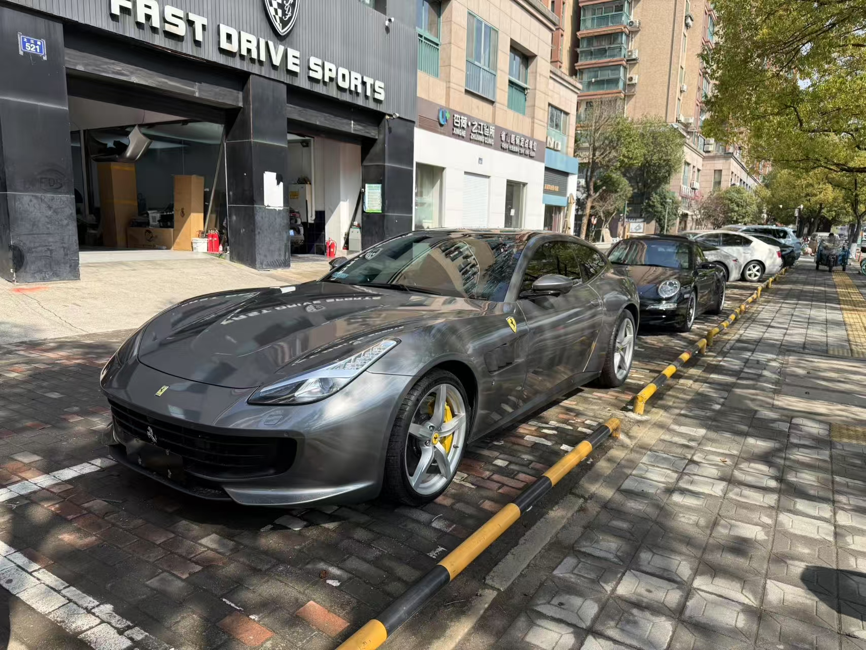 法拉利GTC4 lusso T白色2019年07月