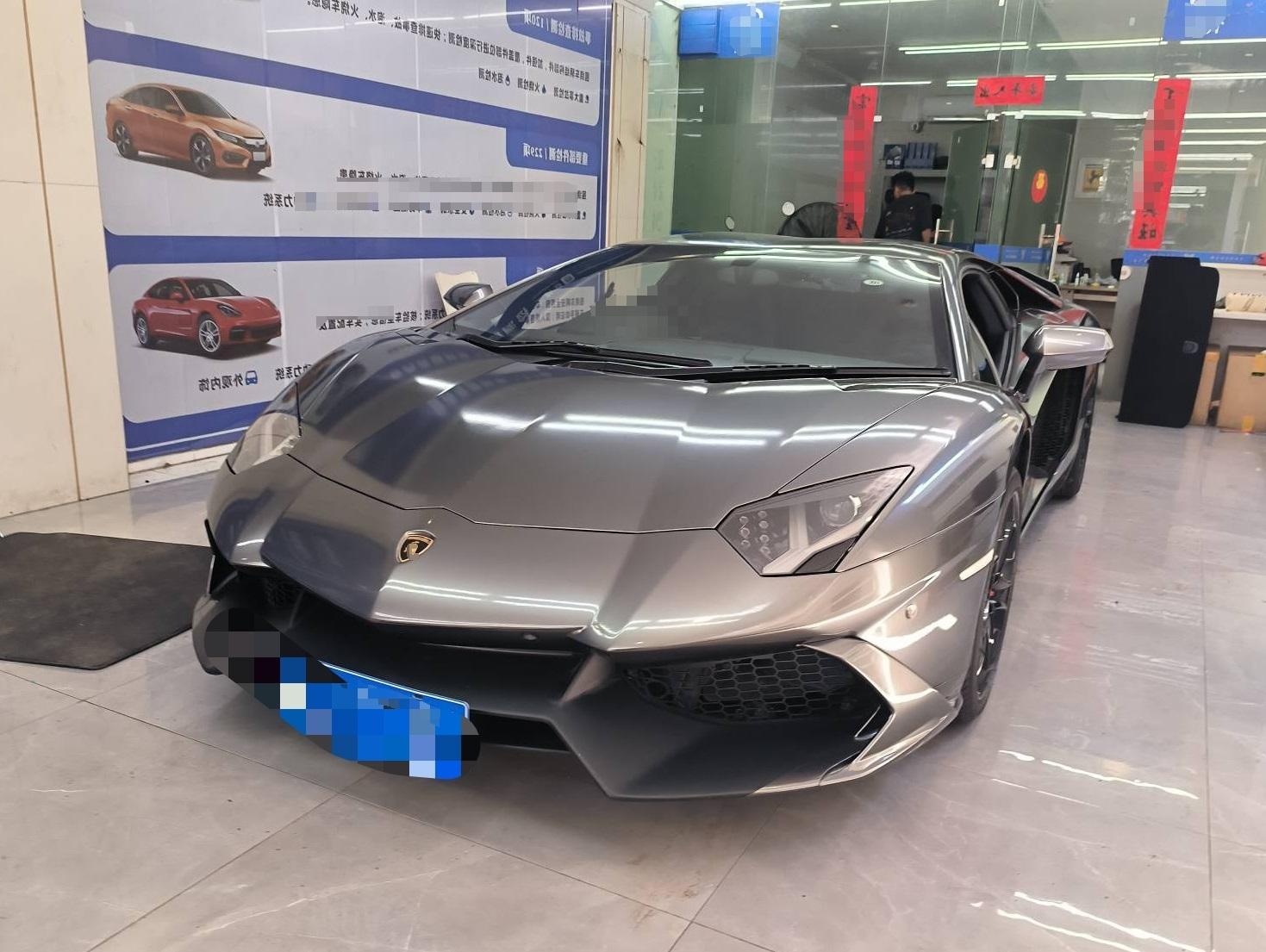 兰博基尼Aventador红色2012年05月