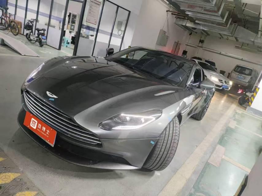 阿斯顿马丁DB11 灰色2020年04月
