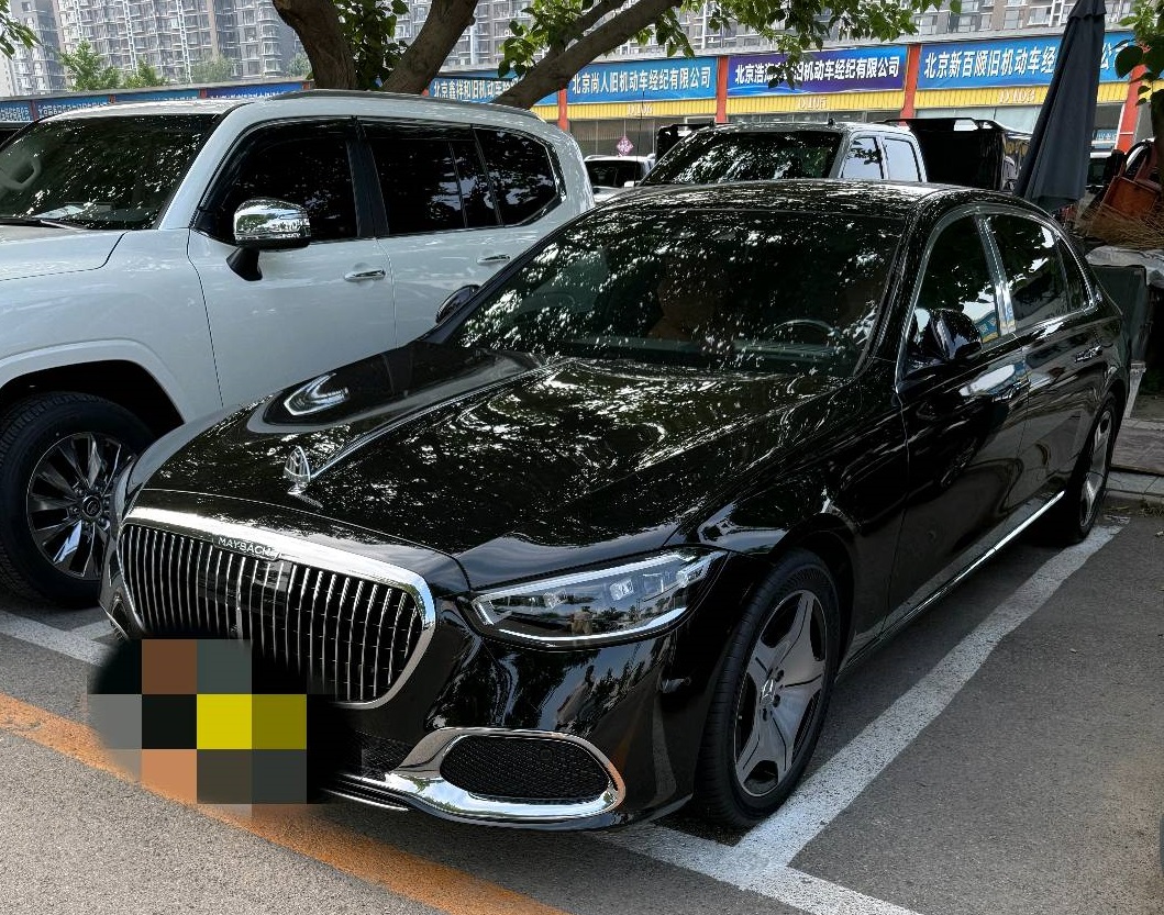 奔驰迈巴赫S级黑色2023年04月