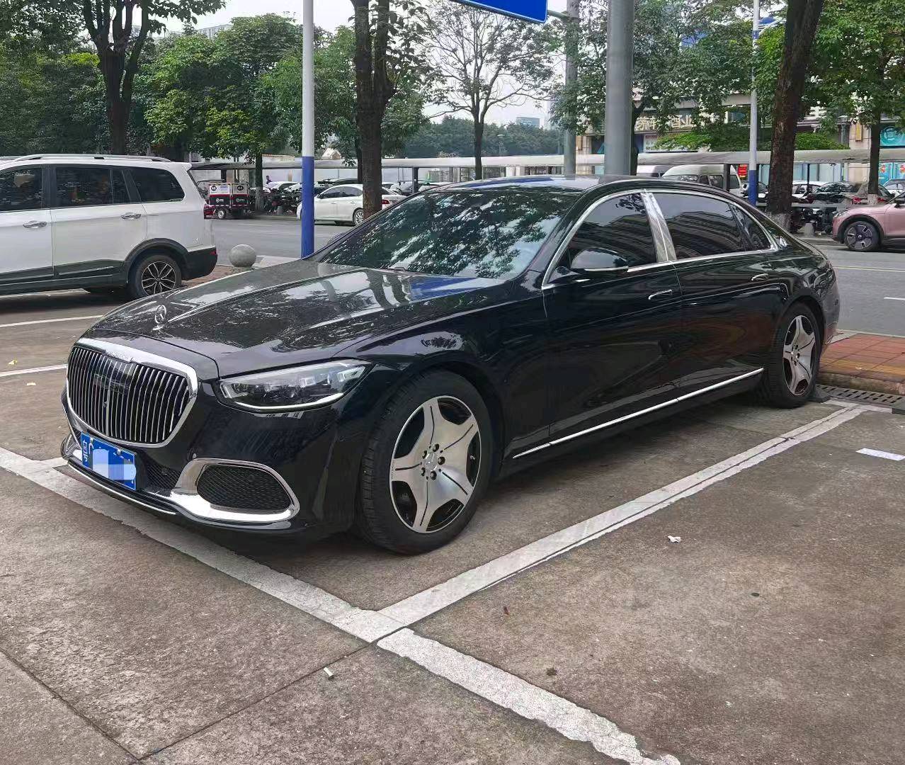奔驰迈巴赫S级黑色2021年05月