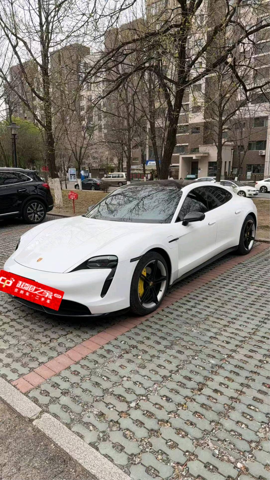 保时捷Taycan蓝色2021年02月