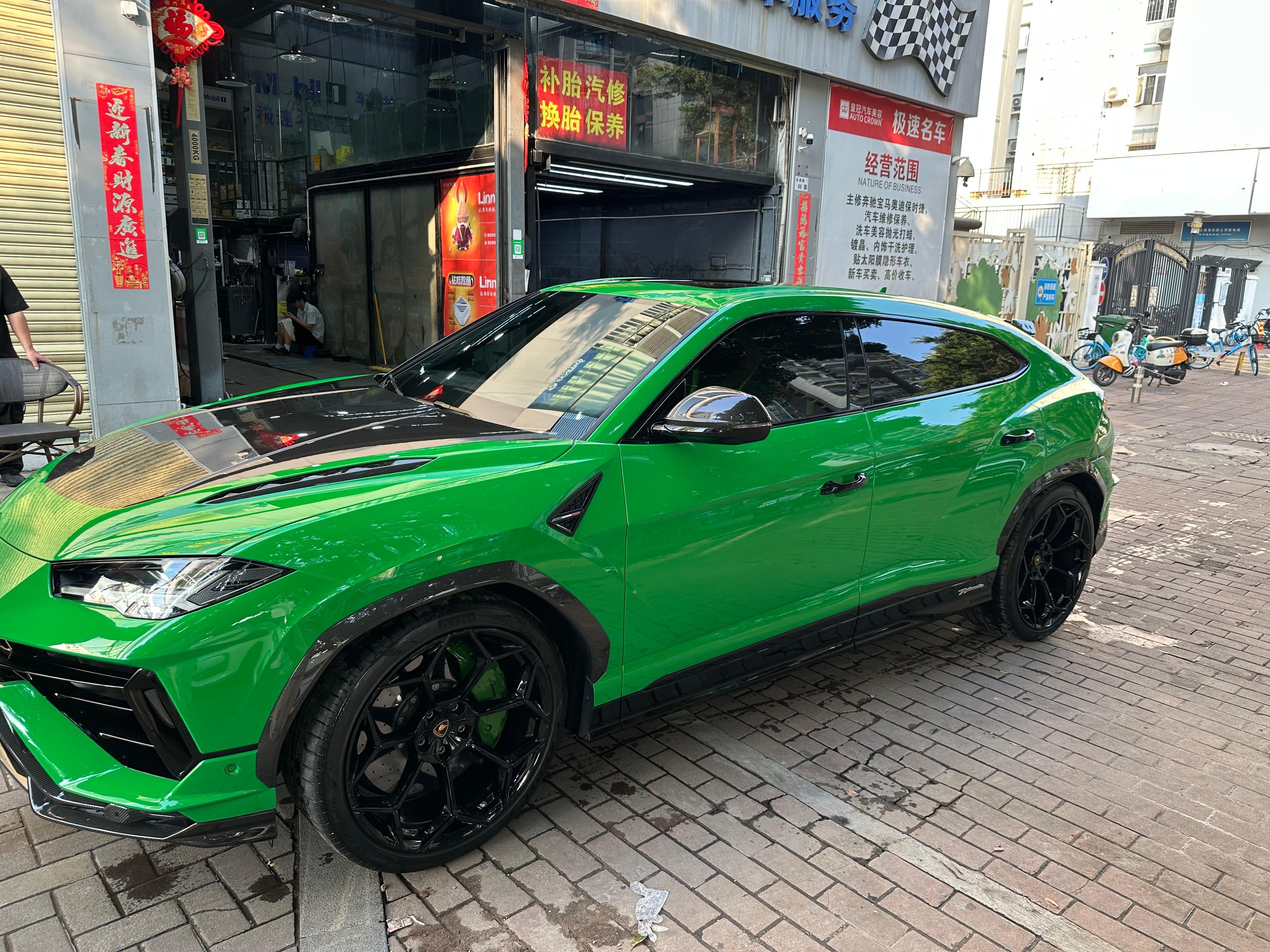 兰博基尼 2022款 Urus 4.0T V8 Performante