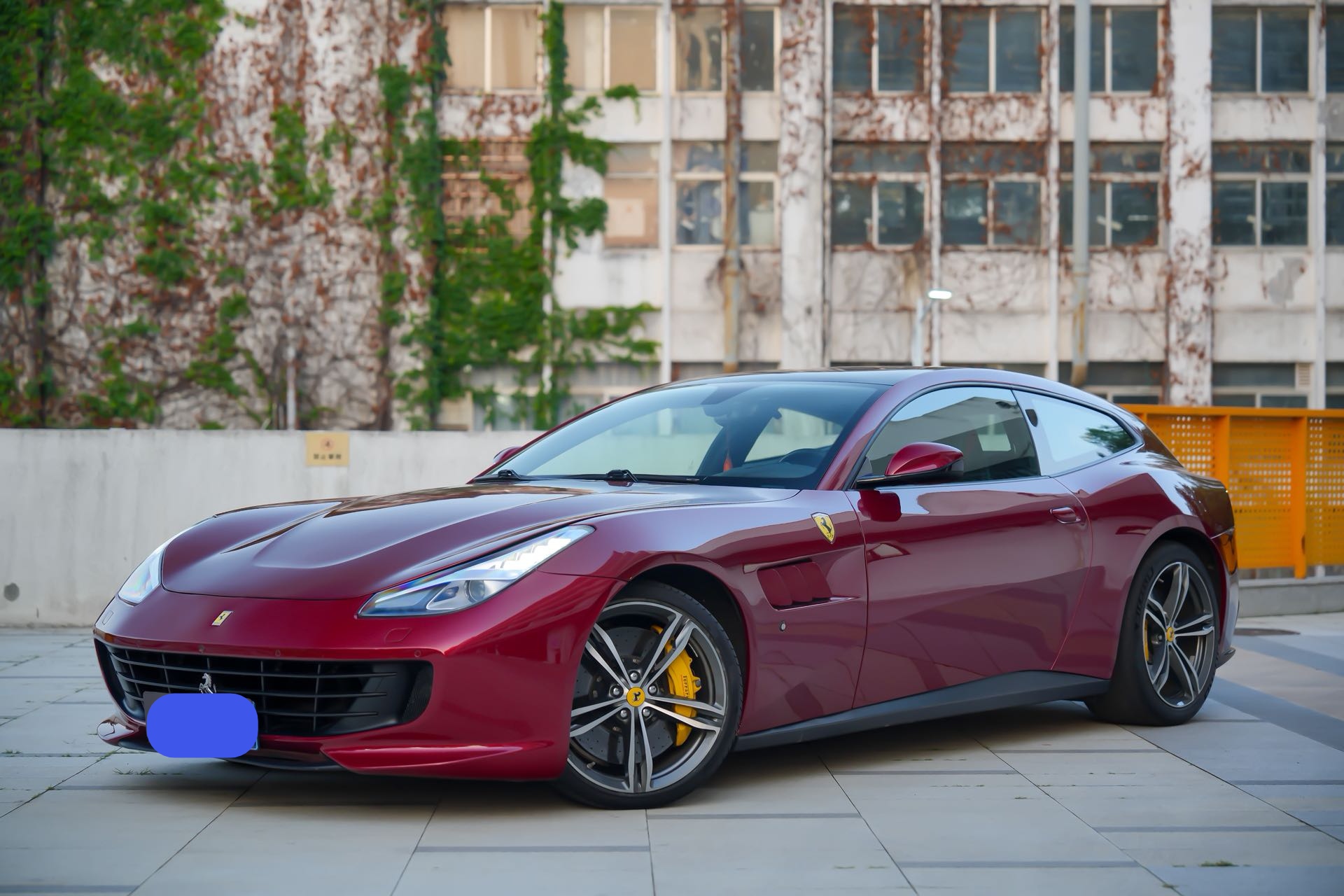 法拉利GTC4 lusso T红色2017年11月