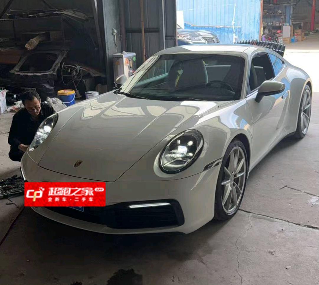 保时捷911白色2024年09月