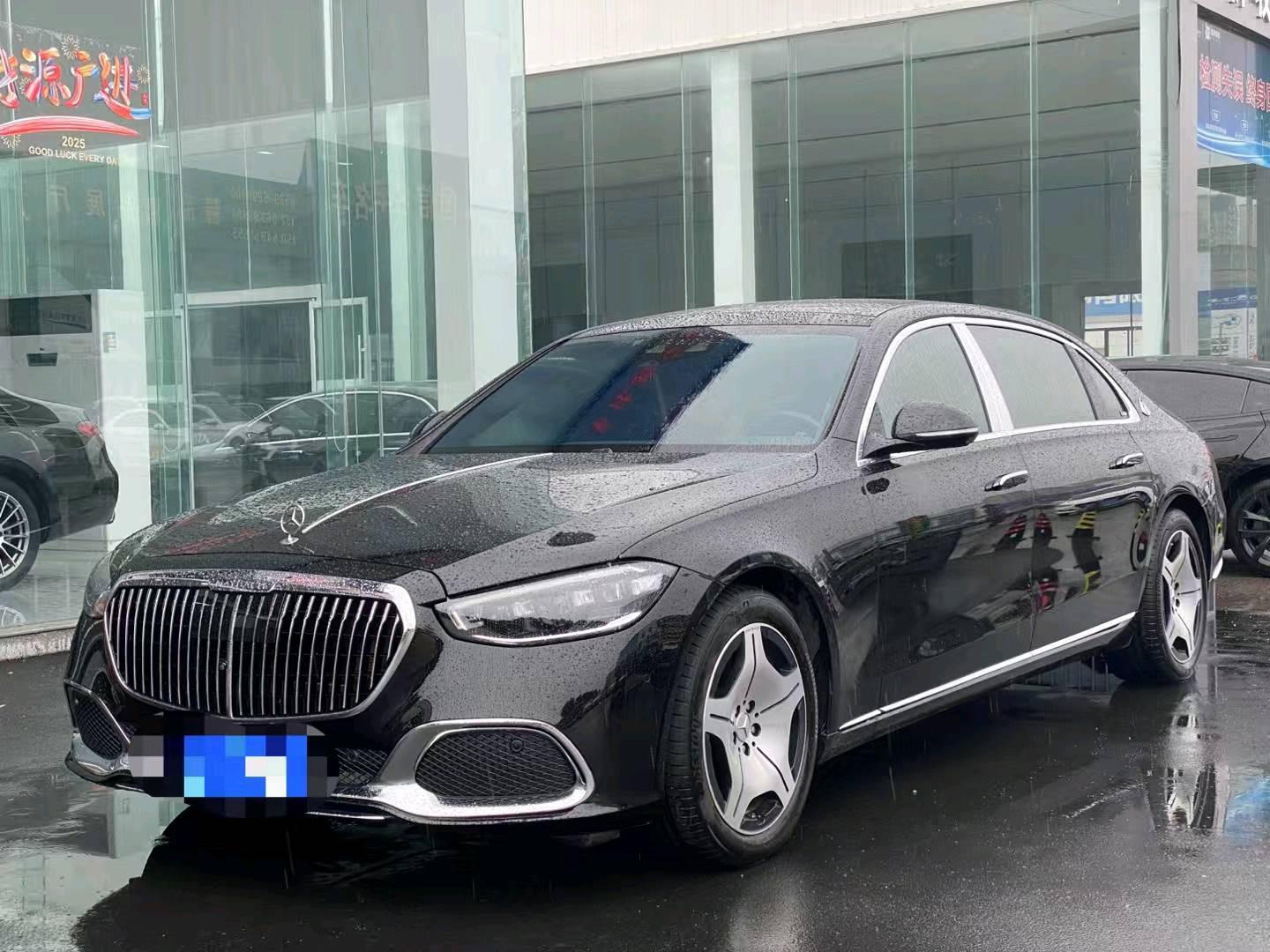 奔驰迈巴赫S级黑色2023年04月