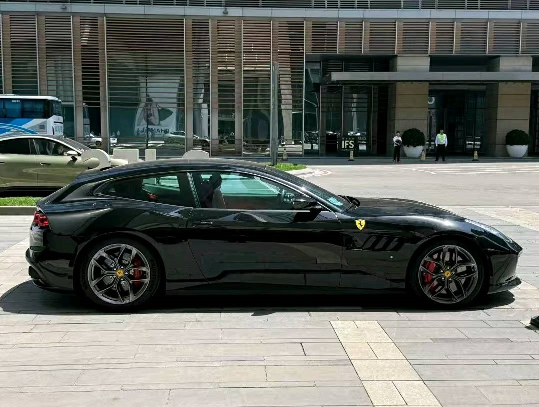 法拉利GTC4 lusso T黑色2019年06月