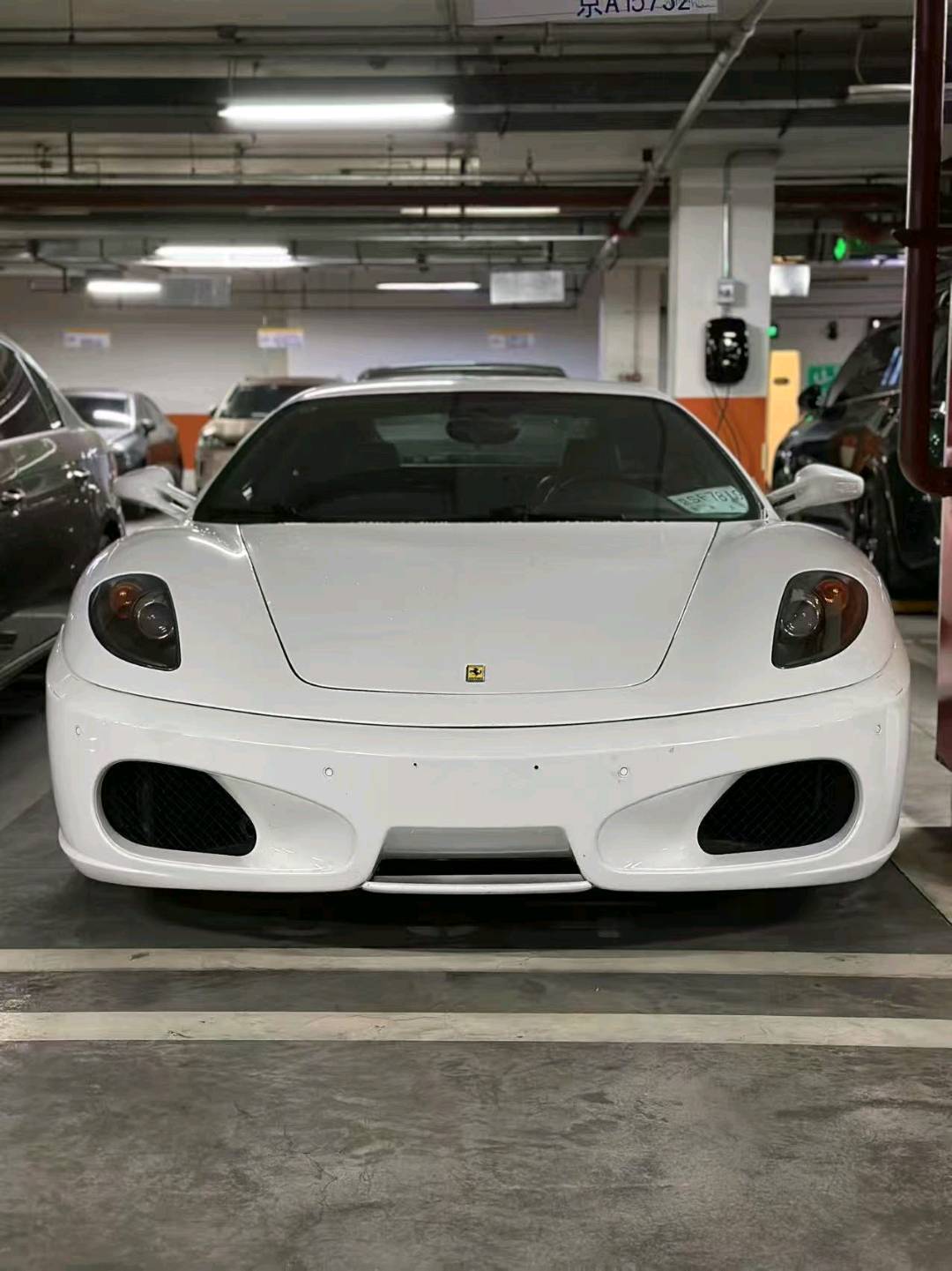 法拉利F430白色2007年08月