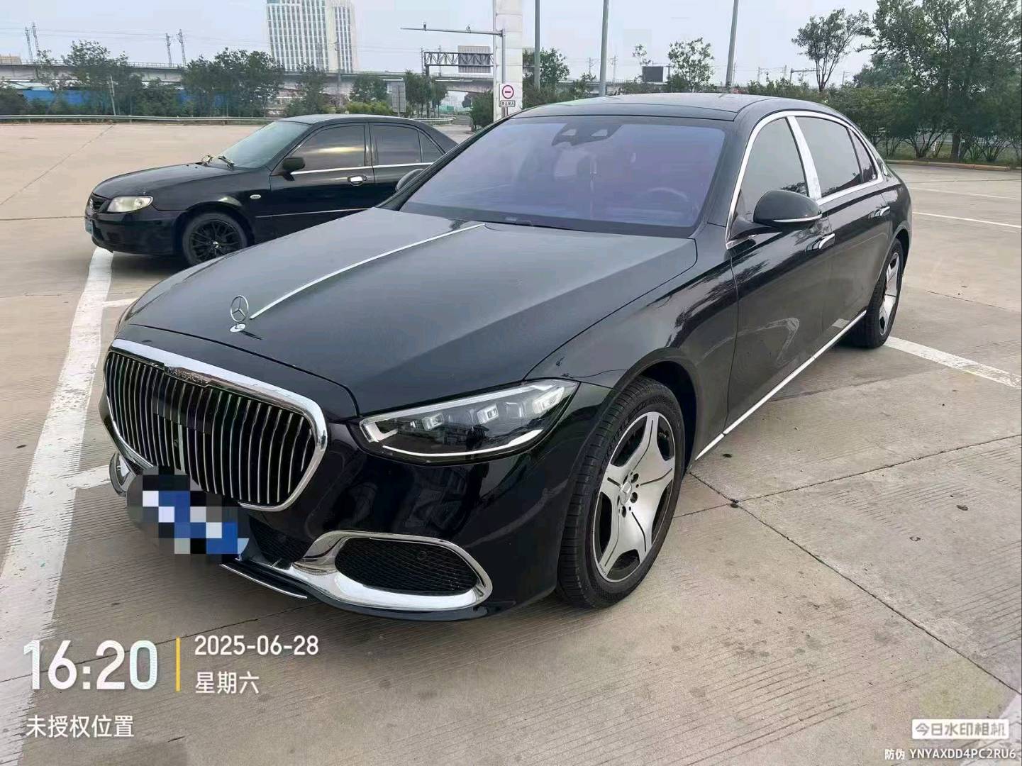 奔驰迈巴赫S级黑色2022年06月