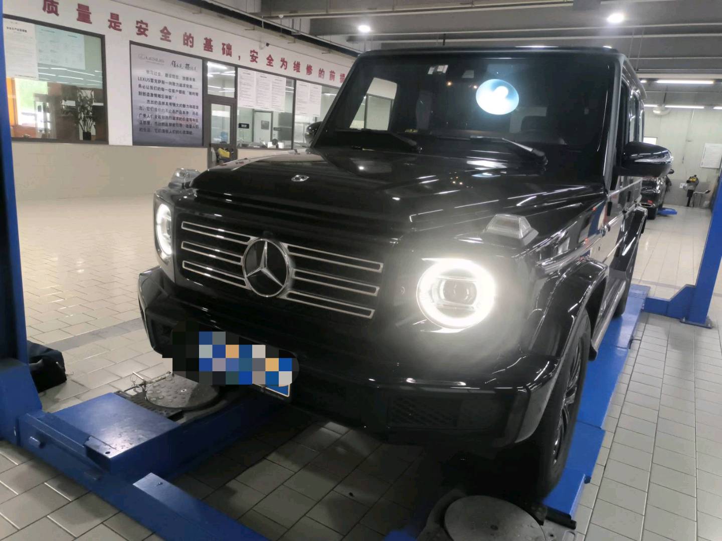 奔驰G级黑色2021年09月