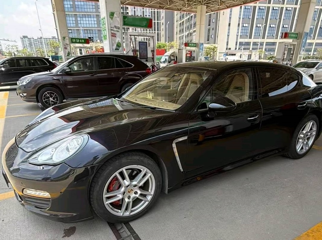 保时捷Panamera 黑色2011年03月