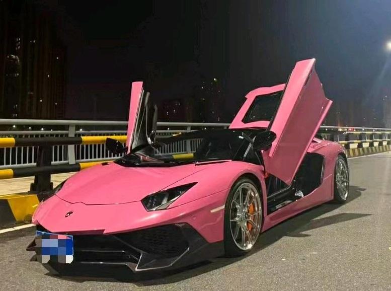 兰博基尼Aventador红色2012年02月