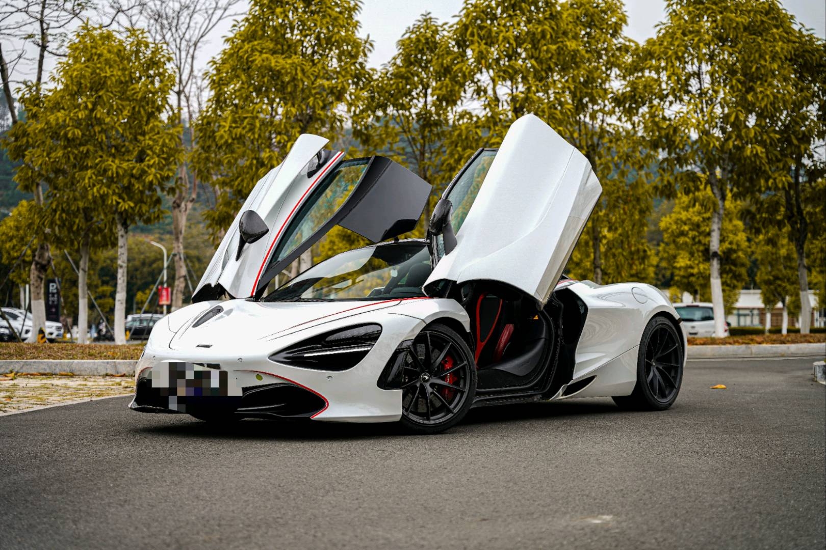 迈凯伦720S 白色2019年05月