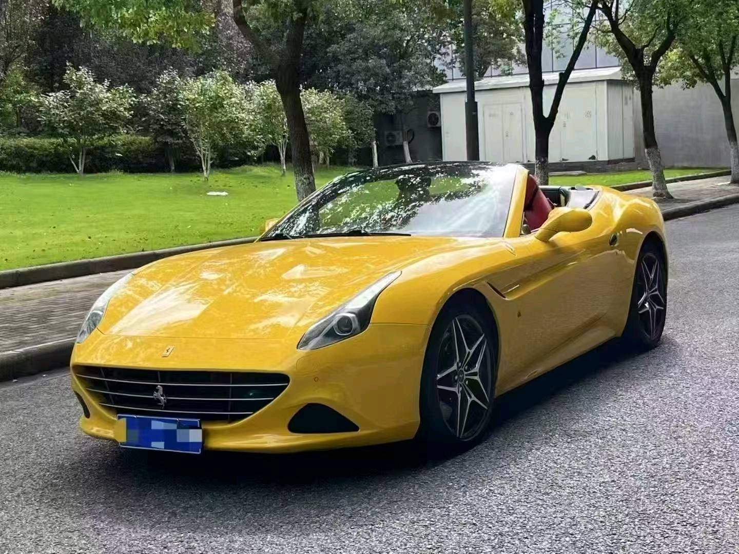 法拉利California T黄色2017年05月