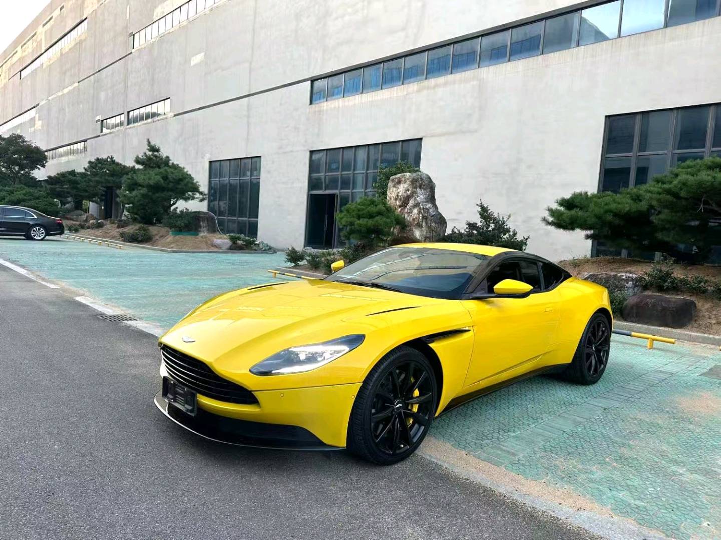 阿斯顿马丁DB11 黄色2018年05月