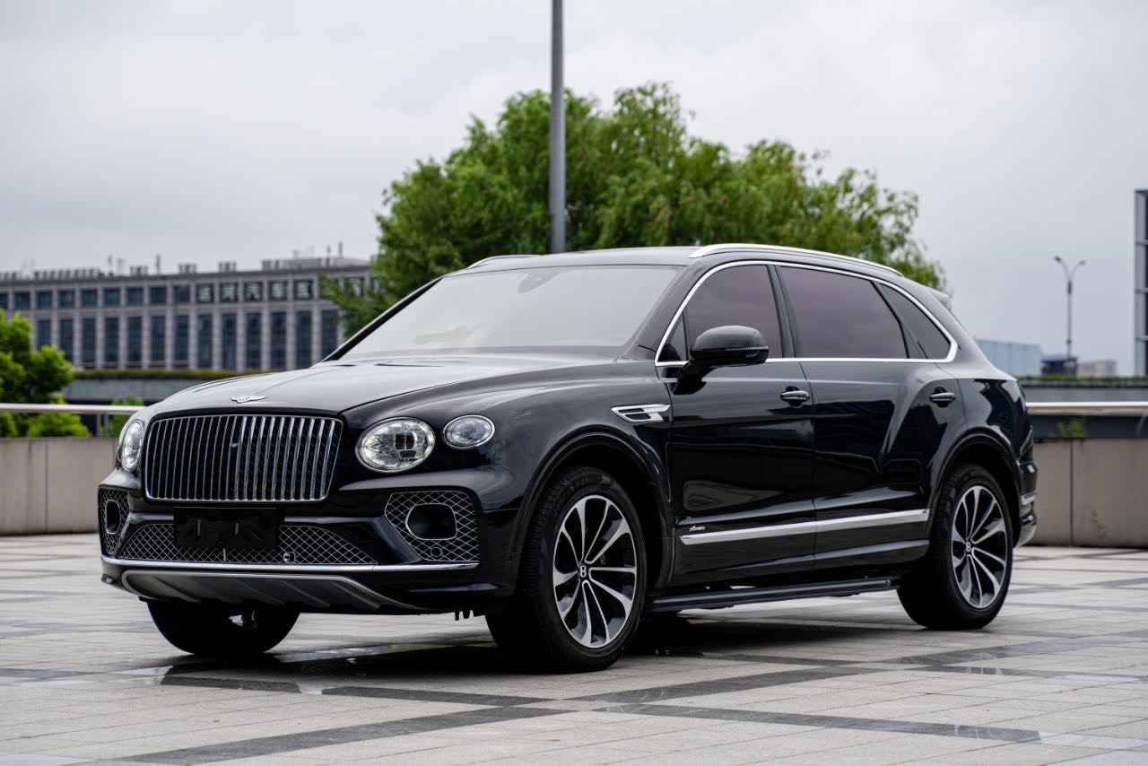 宾利 2023款 添越 4.0T V8 长轴距雅度版