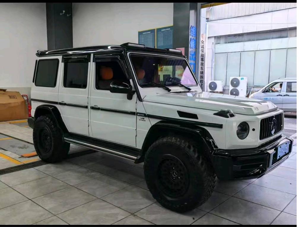 奔驰G级白色2018年08月