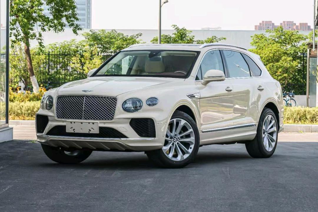 宾利添越 木兰花白2021年05月